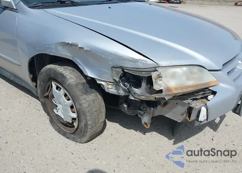 2001 Honda Accord 2.3 Lx from USA, damaged, VIN 1HGCG65511A141446